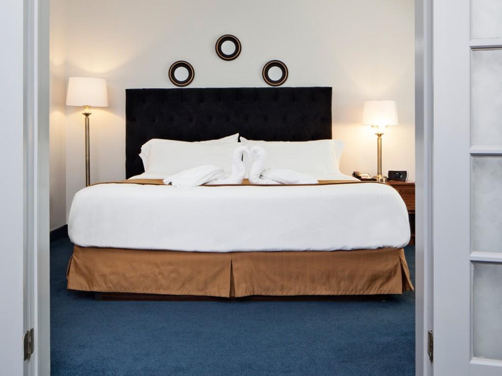 WINDERMERE MANOR HOTEL AND CONFERENCE CENTRE | ⋆⋆⋆ | LONDON, CANADA |  SEASON DEALS FROM $155, image size:1024x768